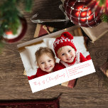 Cartão Postal Família de Fotos de Natal | Cartão-postal Red Joy<br><div class="desc">Celebre o espírito da época com nosso elegante cartão postal de Natal em tons neutros e suaves. Apresentando sua foto favorita da família e um texto personalizável que diz, "Isto é Natal", junto com um nome personalizado, este cartão adiciona um toque sincero aos seus cartões de natal. Perfeito por compartilhar...</div>