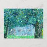 Cartão Postal Farmhouse Gustav Klimt na Alta Áustria<br><div class="desc">Cartão postal com a fábrica de pintura a óleo de Gustav Klimt, no Alto Áustria (1911), também conhecida como Farmhouse, em Buchberg. Uma fazenda de madeira pode ser vista através de árvores verdes e um campo de lindas flores rosa, amarelas, azuis e laranja. Um presente maravilhoso para fãs de Arte...</div>