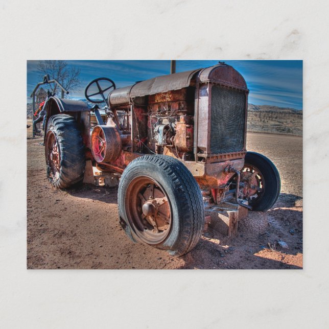 Cartão Postal Farms | Rusty Antique Tractor (Frente)