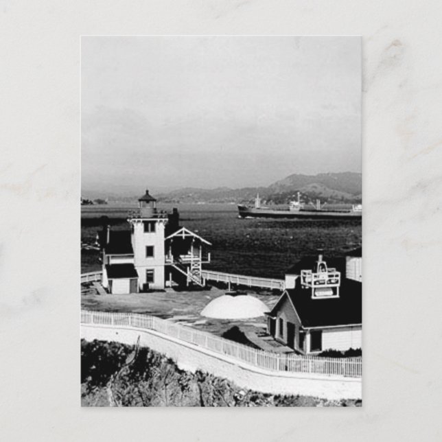 Cartão Postal Farol do leste da ilha do irmão (Frente)