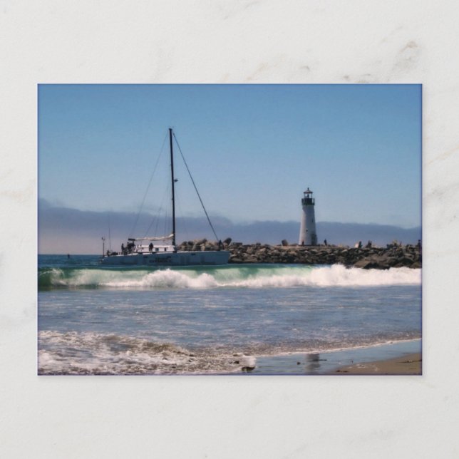 Cartão Postal Farol e Barco chegando ao Cartão-Postal de Curta (Frente)