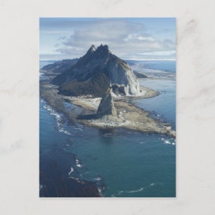 Cartão Postal Farol e pináculo rochoso na Rua de Cabo Elias