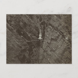 Cartão Postal Feat espetacular de Ivy Baldwin