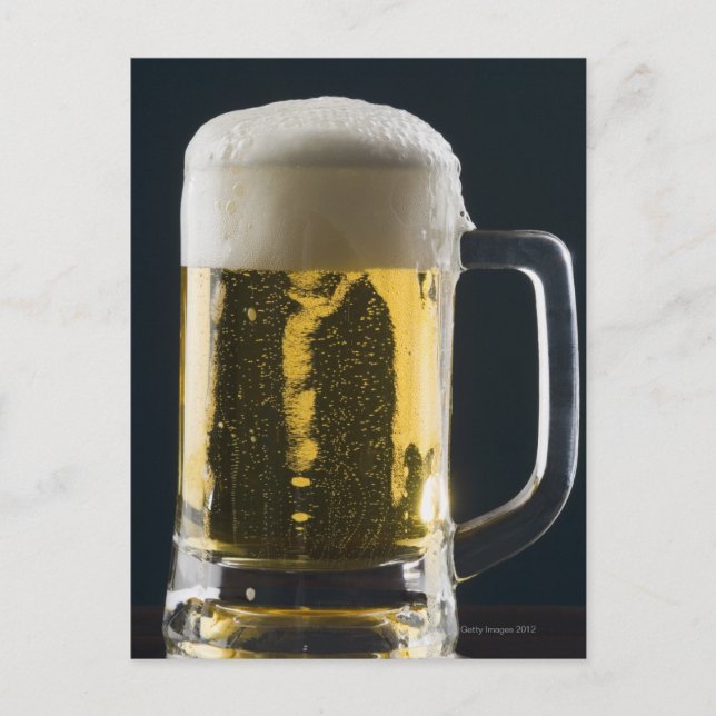Cartão Postal Fechamento de um copo de cerveja (Frente)
