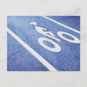 Cartão Postal Fechamento de um sinal de bicicleta na estrada