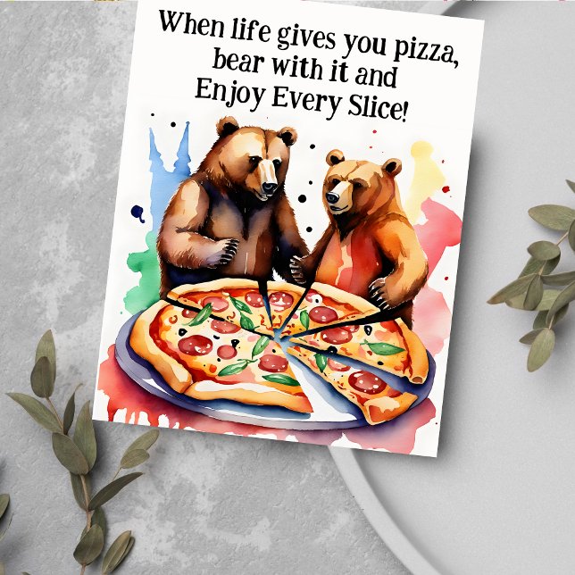 Cartão Postal Felicidades engraçadas para os ursos terem uma piz (Funny well wishes cheer up postcard two bears having a pizza motivational wishing well greetings)