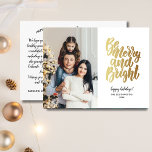 Cartão Postal Feliz Dourada e Feriados Felizes Brilhantes Foto d<br><div class="desc">Espalhe a alegria de feriado com este cartão postal com tipografia manuscrita que diz "Feliz e Brilho". Personalize carregando sua foto vertical. O backside apresenta as saudações, o nome e a nota personalizados (ou apagar para deixar espaço para uma nota manuscrita). Adicione seu endereço de devolução também na parte traseira....</div>