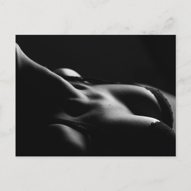 Cartão postal feminino sexy em preto e branco (Frente)