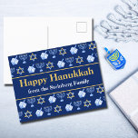 Cartão Postal Feriado de Padrão Azul de Hanukkah Feliz e Persona<br><div class="desc">Belo e personalizado cartão postal Feliz Hanukkah em azul bonito com um padrão legal de estrela judaica,  sonho para diversão dos jogos Chanukah,  e a menorah judia para o feriado. Personalize esses cartões postais de feriado com seu nome de família.</div>