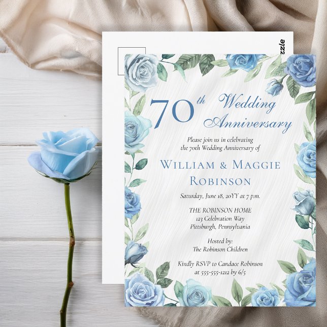Cartão Postal Festa de 70 de Casamento de Azul Elegante (Elegant Blue Rose Floral 70th Wedding Anniversary Party Postcard Invitation)