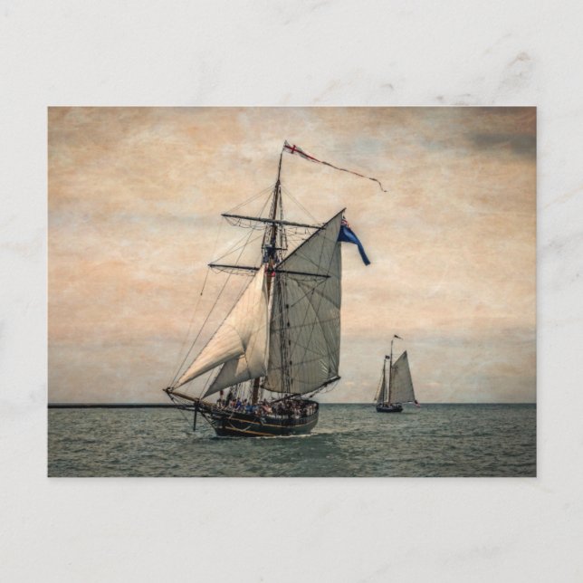 Cartão Postal Festival de Navios Altos, Digitalmente Alterado (Frente)