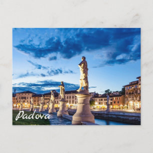 Cartão Postal Fila de estátuas iluminadas em Padova