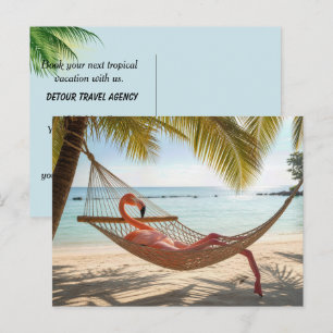 Cartão Postal Flamingo Relaxando em uma Rede de Praia Tropical