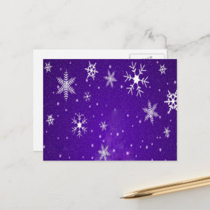 Cartão Postal Flocos de neve brancos com fundo azul-roxo