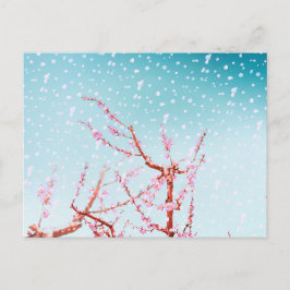 Cartão Postal Flor rosa e pétalas voadoras (ou neve?)