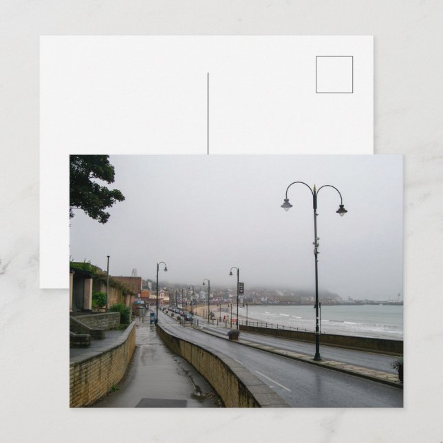 Cartão Postal Foggy Morning at Scarborough (Frente/Verso)
