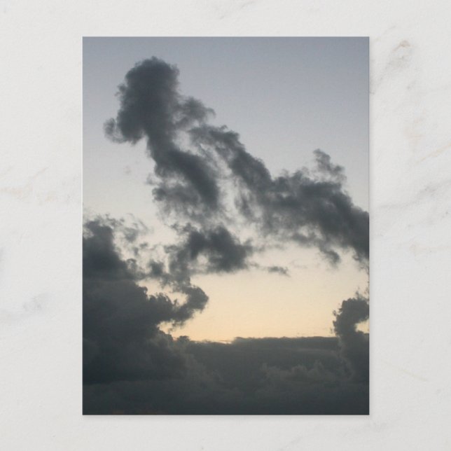 Cartão Postal Formação de nuvens, esqueleto de cães? desenho ani (Frente)