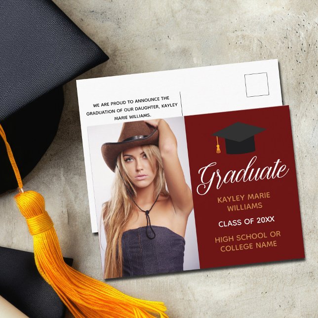 Cartão Postal Formando Burgundy Red Graduation Photo Chic 2023 (Criador carregado)