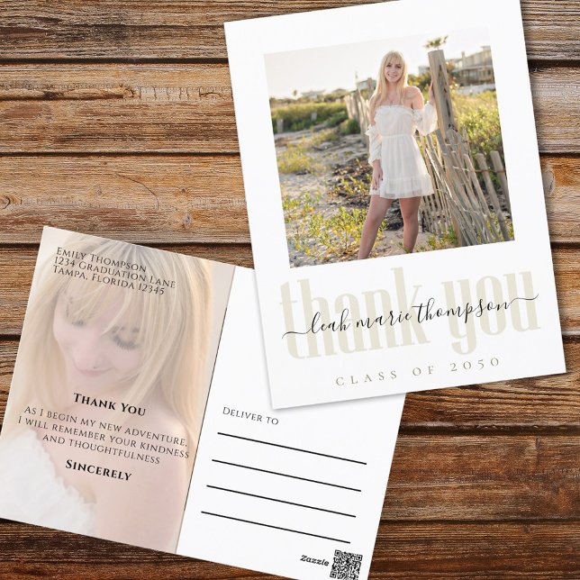 Cartão Postal Formando Simples - Script de Foto Obrigado (Elegant Graduation photo thank you a postcard with a 2 photo template. )