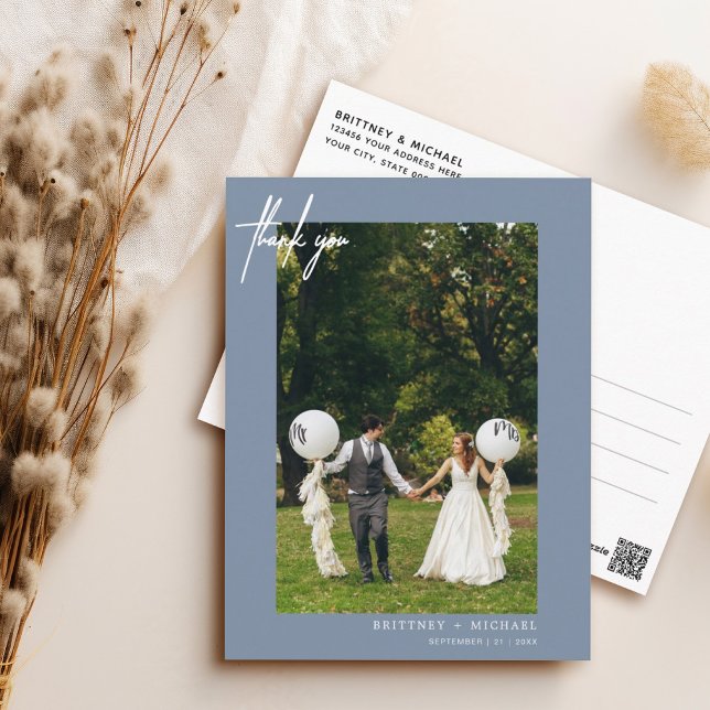 Cartão Postal Foto Azul Simples, Moderna, Obrigado (Elegant hand lettered thank you wedding postcard with a minimalistic design perfect for any couple.)