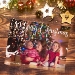 Cartão Postal Foto da Sobreposição de Script Branco Elegante Fel<br><div class="desc">Cartão-postal de Feliz Natal com uma bela tipografia cursiva em branco. Este cartão postal da família de férias moderna apresenta um roteiro maravilhoso e seu nome em branco sobre a foto de sangria do cheio. Cartão postal festivo e minimalista.</div>