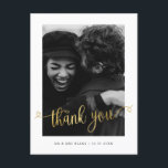 Cartão Postal Foto de casamento do coração de amor moderno<br><div class="desc">Cartões de agradecimentos de casamento minimalista e elegante com texto tipográfico de 'obrigado você'. O texto e as mensagens podem ser editados na parte traseira do cartão. Para personalização mais avançada deste design, por exemplo, alteração do layout, da fonte ou do tamanho do texto, clique no botão "PERSONALIZAR" acima. Por...</div>