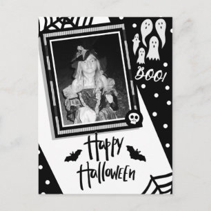 Cartão Postal Foto de crânio preto e branco caprichosa de Hallow
