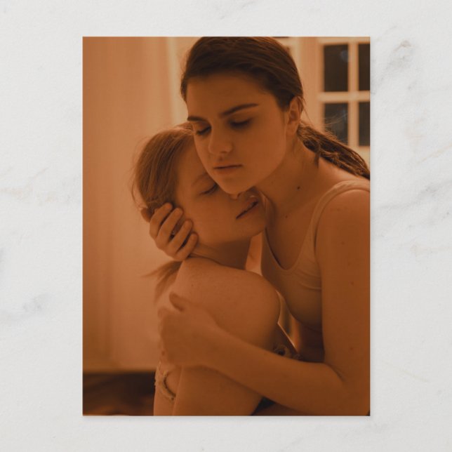 Cartão Postal Foto de Meninas no Amor (Frente)