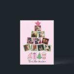 Cartão Postal Foto de Orçamento Este é o Natal Rosa e Verde da E<br><div class="desc">Uma árvore de Natal rosa e bonita, feita com suas próprias fotos pessoais, faz com que este cartão postal de feriado seja perfeito para seus amigos e família. "Esta é a estação", rico tipografia de gráficos de férias. Bonito estrela rosa festiva e reluzente em cima desta árvore fotográfica termina com...</div>