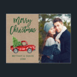 Cartão Postal Foto do Casal Kraft Brush Script Truck no Natal<br><div class="desc">Kraft Green Brusch Script Watercolor Vintage Red Truck com Árvore de Natal - Cartão-postal de Casal de Natal Feliz</div>