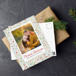 Cartão Postal Foto do padrão de Natal Floral<br><div class="desc">Este belo cartão-postal apresenta um padrão floral de Natal verde-claro, vermelho, azul e cinza. Script e tipografia clássica são usados com uma foto grande. A parte traseira do cartão postal pode ser personalizada ou excluir o texto de uma mensagem manuscrita. Envie-me um e-mail para JMR._Designs@yahoo.com se precisar de assistência ou...</div>