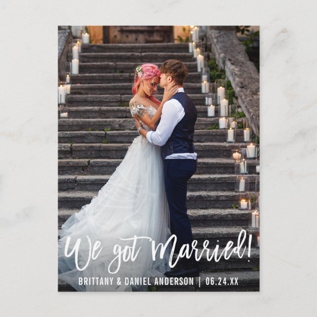 Cartão Postal Foto Moderna Que Nos Casamos Escrito De Pincel (Frente)