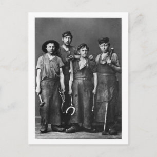 Cartão Postal Four Young Blacksmiths - Vintage 1881 Foto