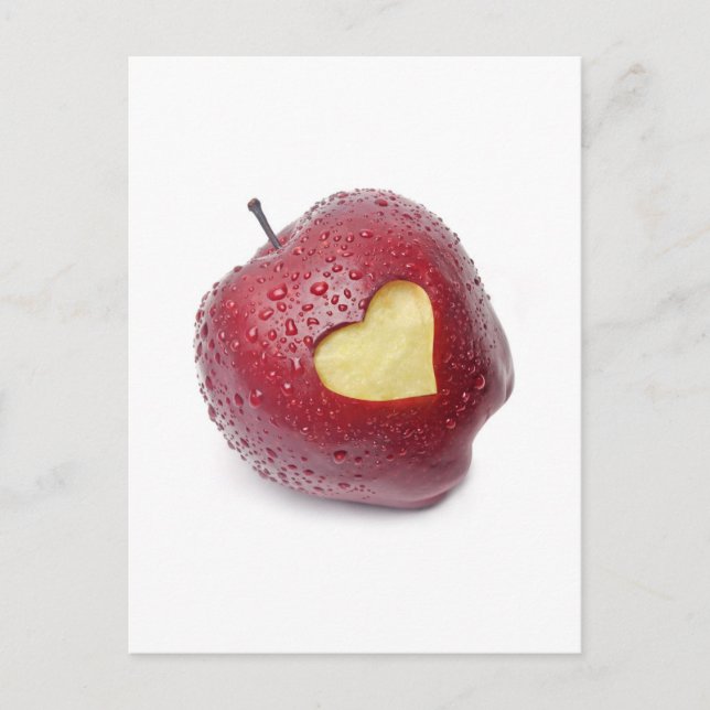 Cartão Postal Fresh red apple with a heart shaped symbol (Frente)