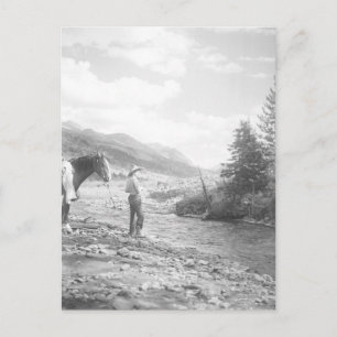 Cartão Postal Garoto voa pescando.