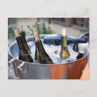 Cartão Postal Garrafas de vinho no gelo