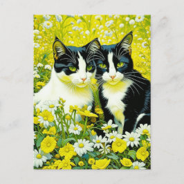 Cartão Postal Gatos Adoráveis sentados em um campo de Daisies