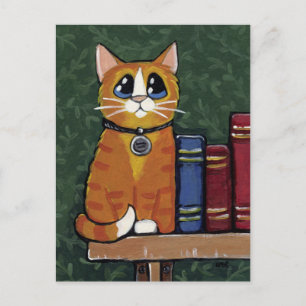 Cartão Postal Ginger Tabby Cat na Ilustração de Bookshelf
