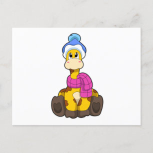 Cartão Postal Girafa no Inverno com Cachecol & Chapéu