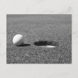 Cartão Postal Golf Ball ao lado do buraco