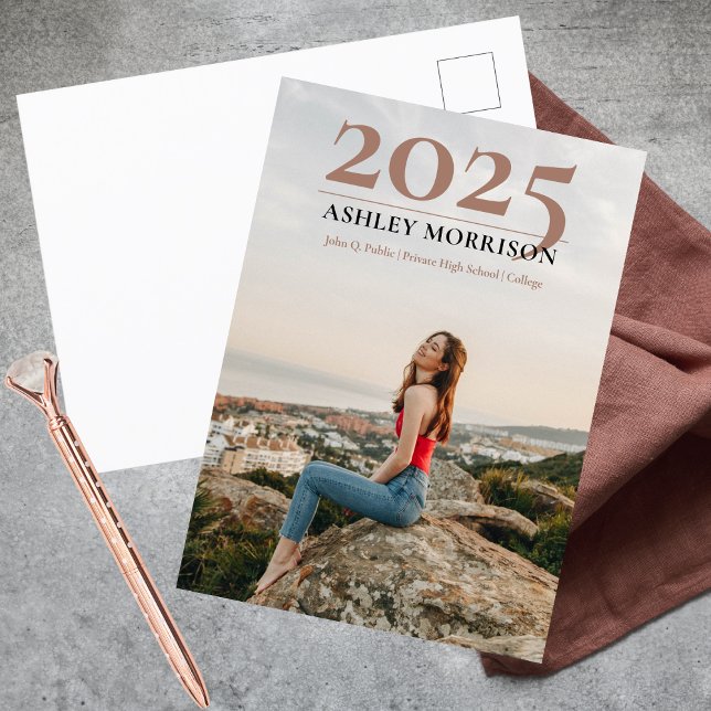 Cartão Postal Graduação de Foto Terracotta Simple Classy 2025 (Simple Classy 2025 Photo Terracotta Graduation Announcement Postcard)