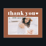 Cartão Postal Graduação de Terracotta com Tipografia Retroativa<br><div class="desc">Envie seu obrigado com este obrigado personalizável de graduação de fotos que você faz do cartão-postal. Ele apresenta uma tipografia ousada retrógrada e um coração sobre um fundo de terracota. Esse cartões de agradecimentos de graduação de fotos será perfeito para qualquer tema de graduação. Personalize adicionando suas fotos favoritas.</div>