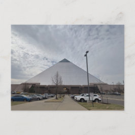 Cartão Postal Grande Arquitetura de Pirâmide de Vidro no Telhado