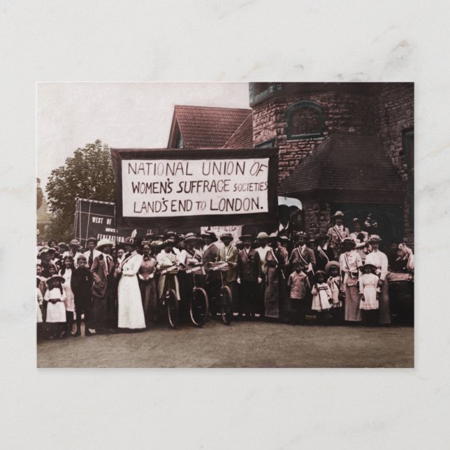 Cartão Postal Grupo de Sufrágio das Mulheres com Banner (Frente)
