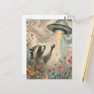 Cartão Postal Guaxinim Adorável em flores silvestres e o OVNI