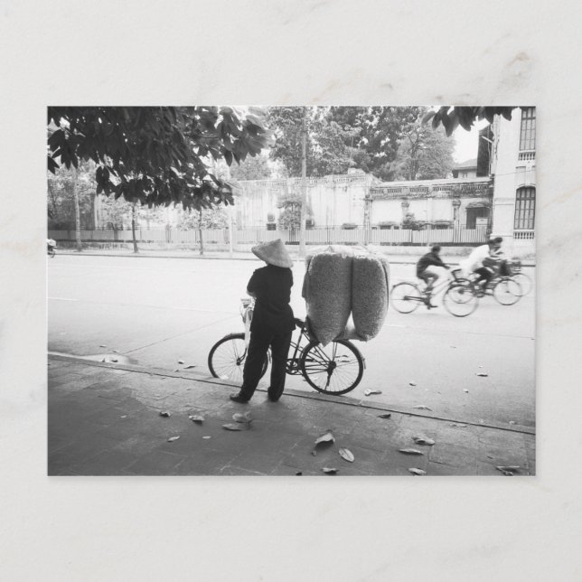 Cartão Postal Hanói Vietnã, Mulher da Entrega Bicyle (NR) (Frente)