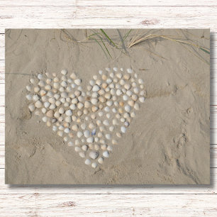 Cartão Postal Herz aus Muscheln am Strand
