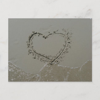 Cartão Postal Herz im Sand