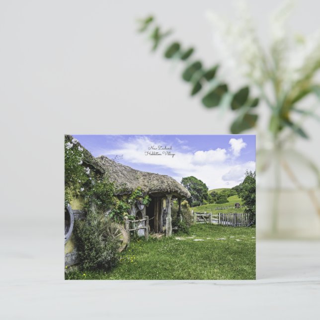 Cartão Postal Hobbiton Village, Nova Zelândia, (Em pé/Frente)