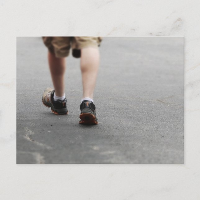 CARTÃO POSTAL HOMEM ANDANDO (Frente)